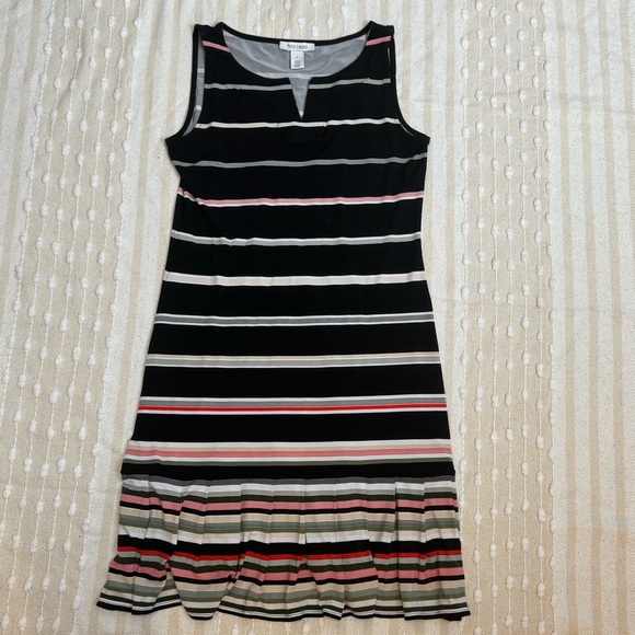 White House Black Market |WHBM| sleeveless striped black pleated dress size s - Picture 5 of 9